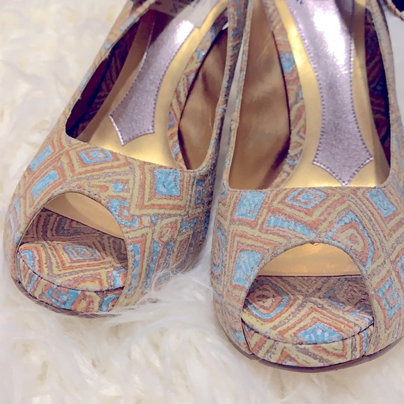 Hale Bob Marissa Heels - Picture 4 of 9